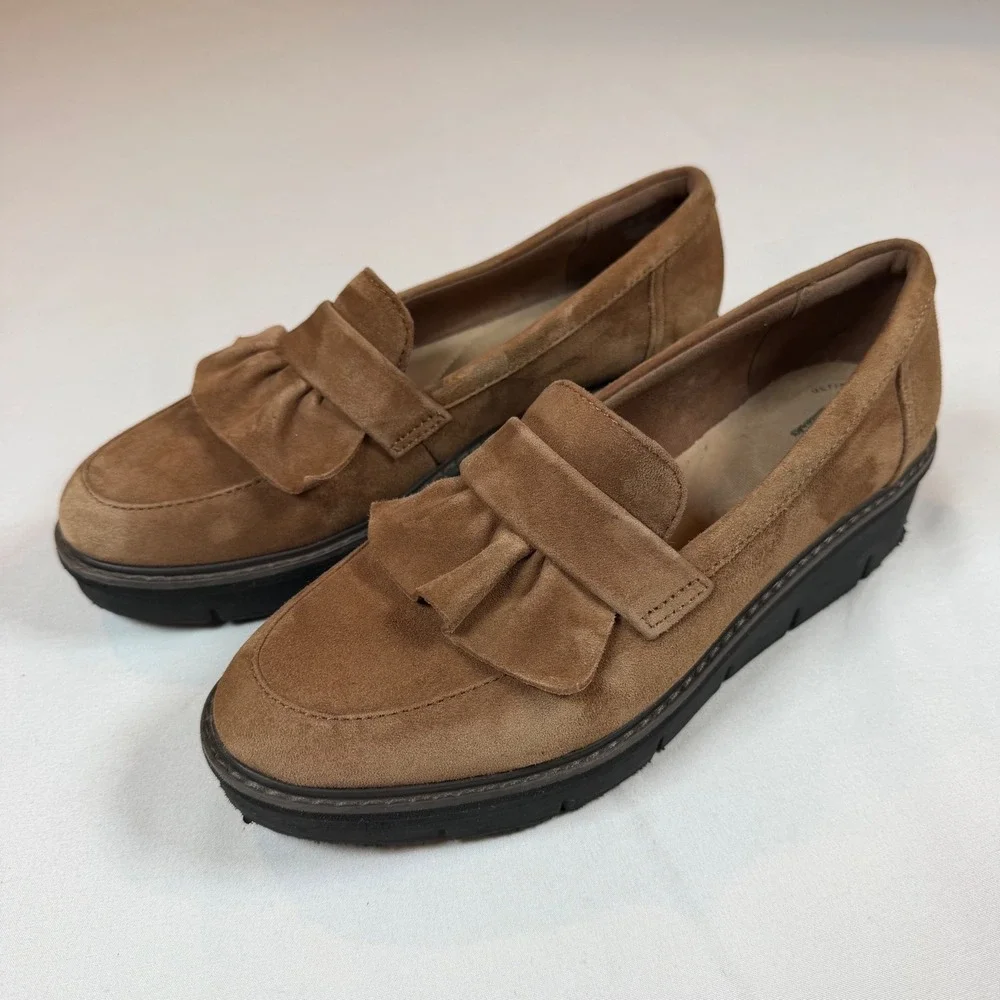 Clarks Airabell Slip On Tan Brown Suede Ruffle Wedge Loafers Comfort Shoes Sz‎ 9